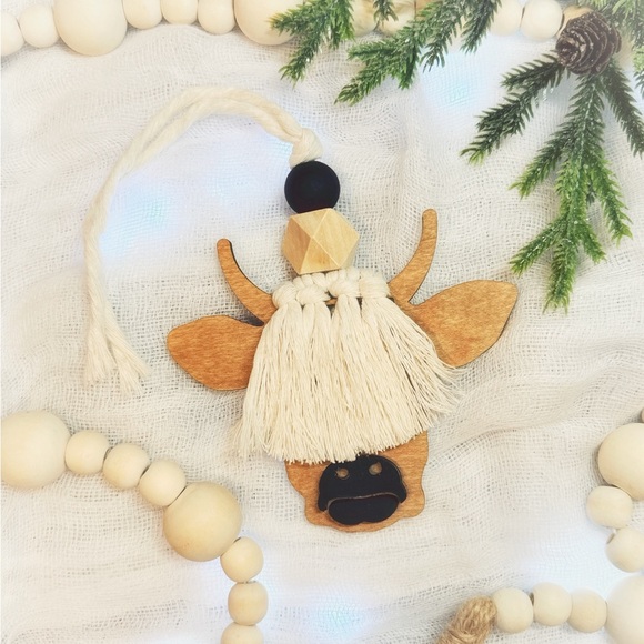 Macrame cow car hanger - Picture 3 of 5